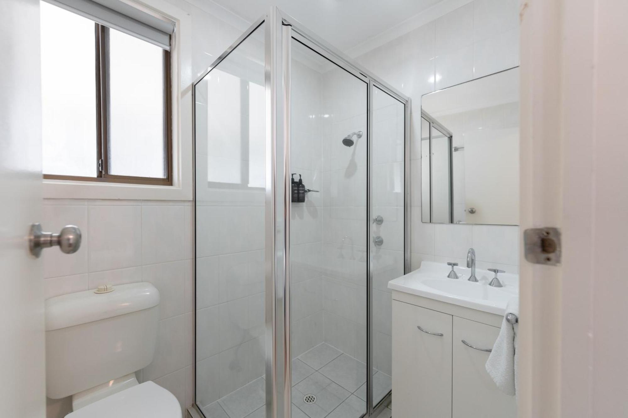 Highway 1 Holiday & Lifestyle Park Bolivar Room photo