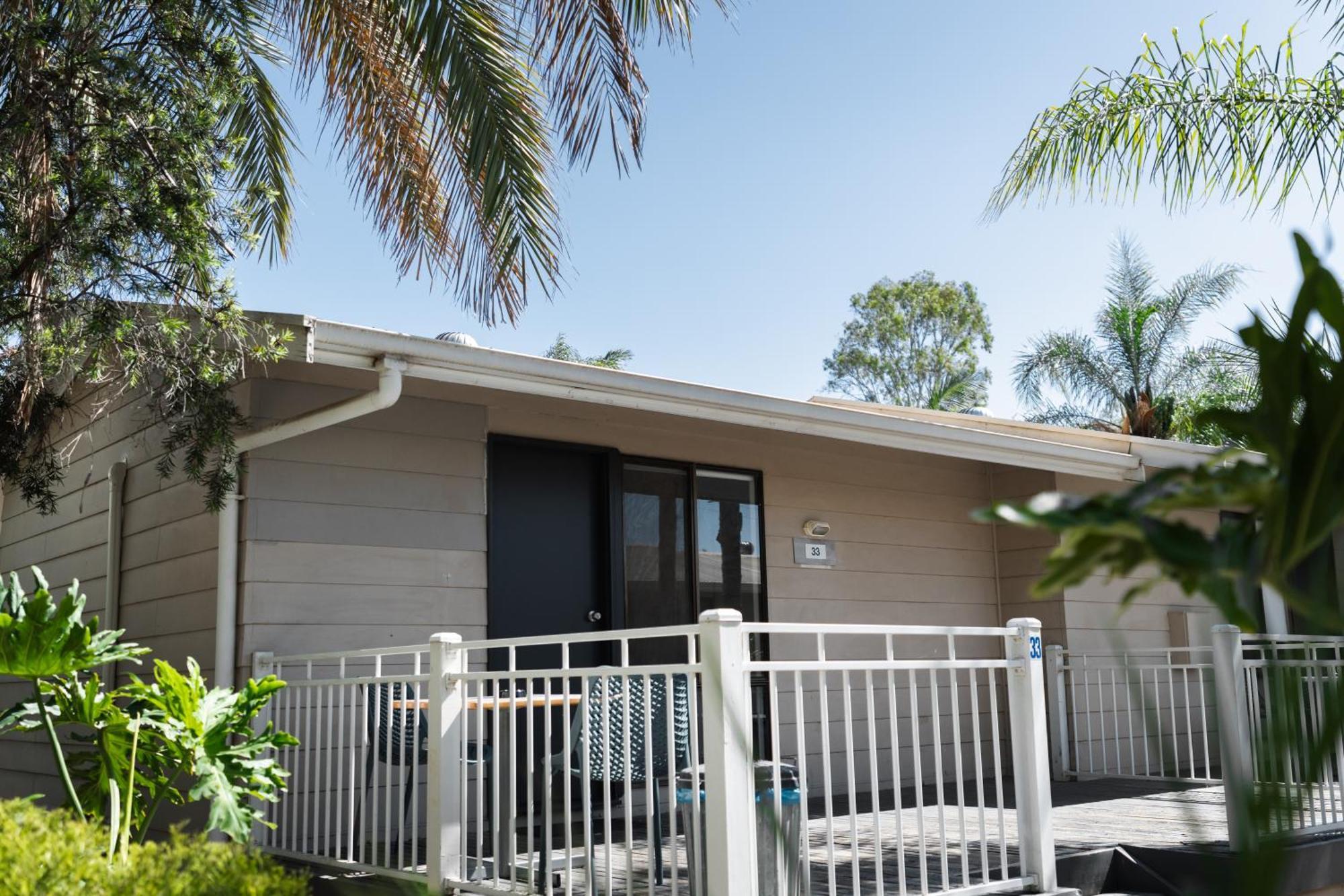 Highway 1 Holiday & Lifestyle Park Bolivar Exterior photo